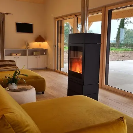 Cocooning A Avec Piscine Et Spa, Animaux Bienvenus - Fr-1-496-384 Country house Vivans