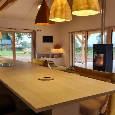 Cocooning à Avec Piscine Et Spa, Animaux Bienvenus - Fr-1-496-384