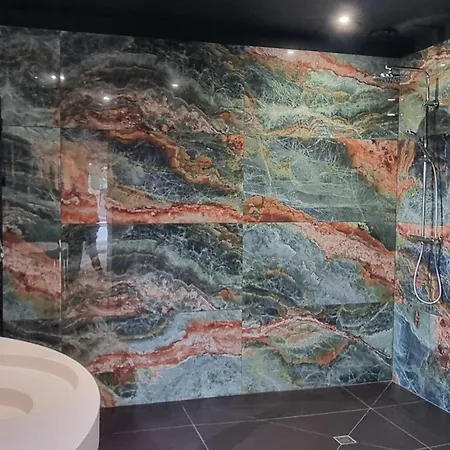 Cocooning à Avec Piscine Et Spa, Animaux Bienvenus - Fr-1-496-384 * Vivans